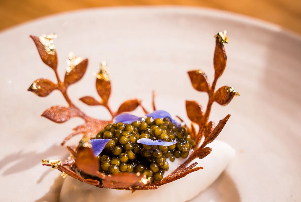 “Caviar, rum ice cream and mole”, among the 6 best desserts in Spain according to MICHELIN